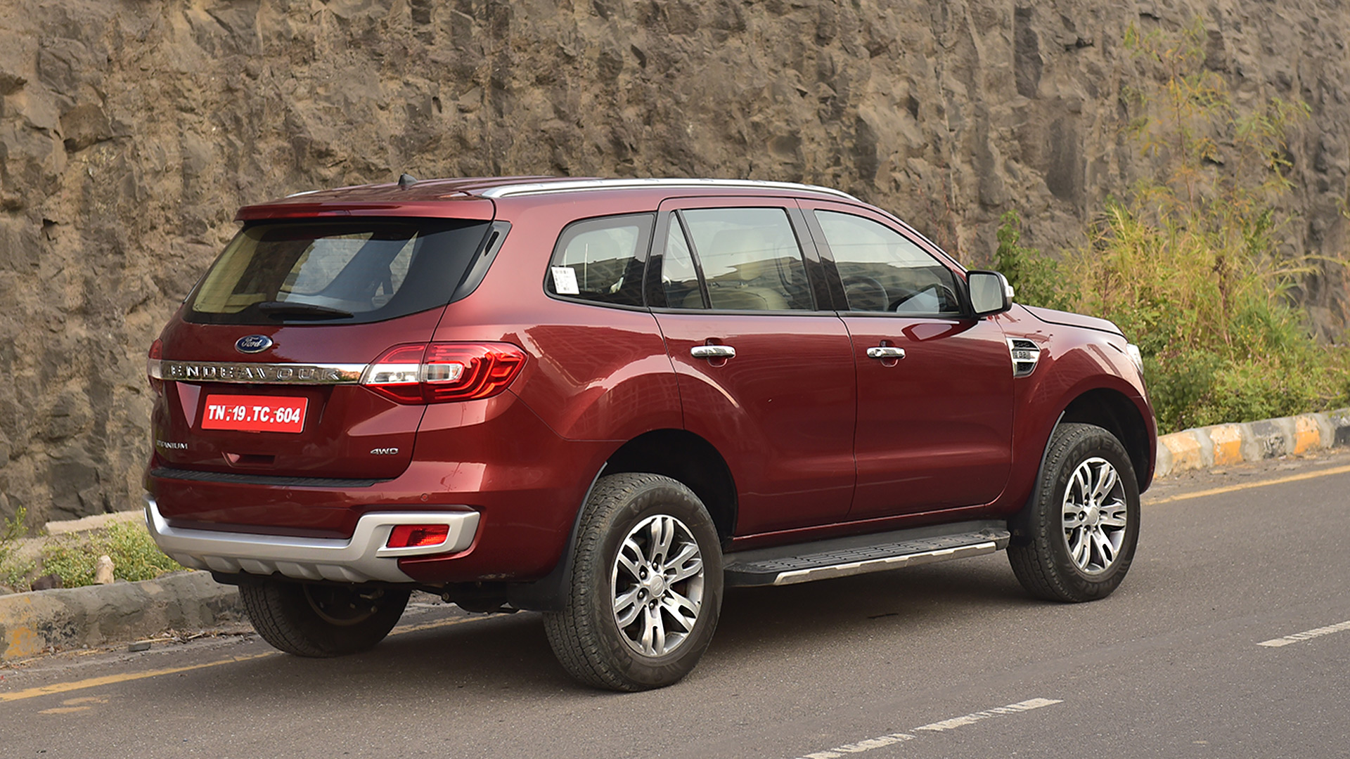 Ford Endeavour 2016 - Price, Mileage, Reviews ...
