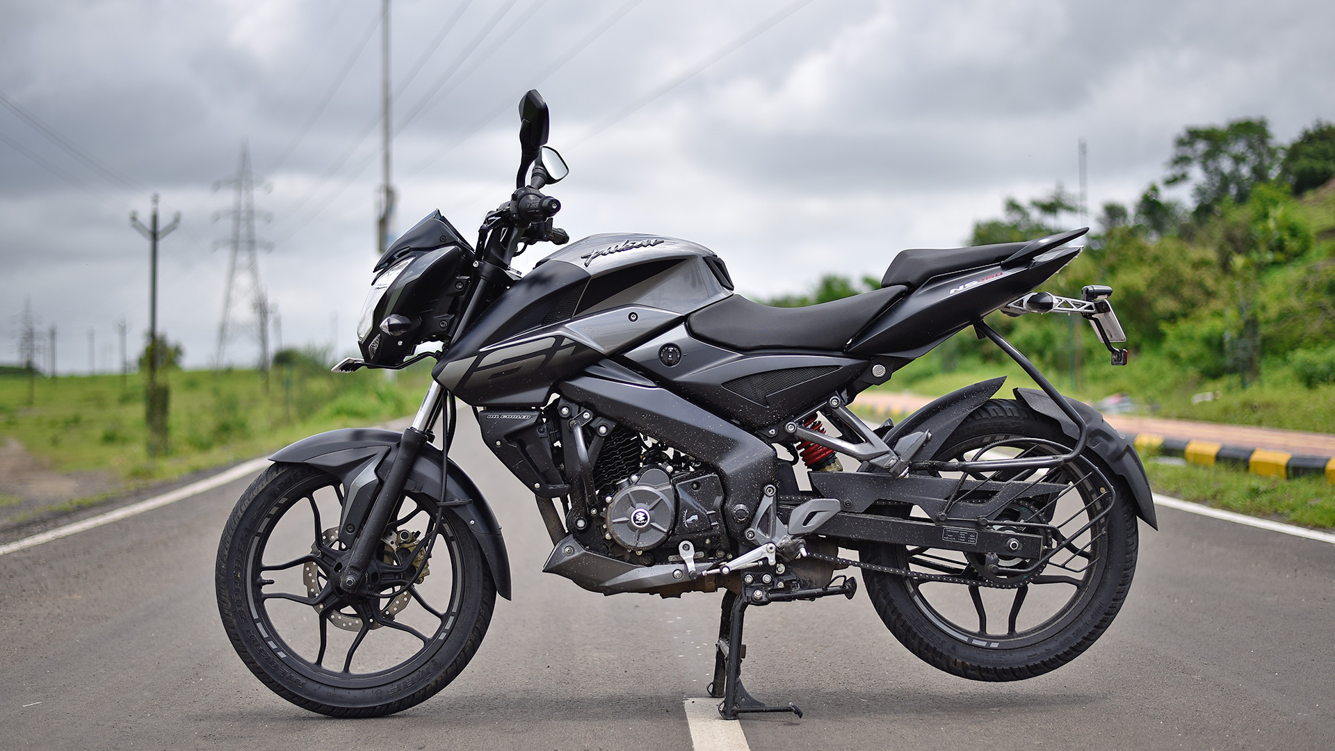 Bajaj Pulsar NS160 (NS 160) Launched in India - Price 