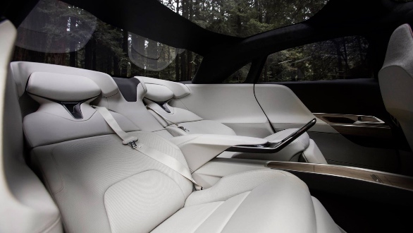 http://stat.overdrive.in/wp-content/uploads/2020/09/Lucid-Air-rear-seat.jpg