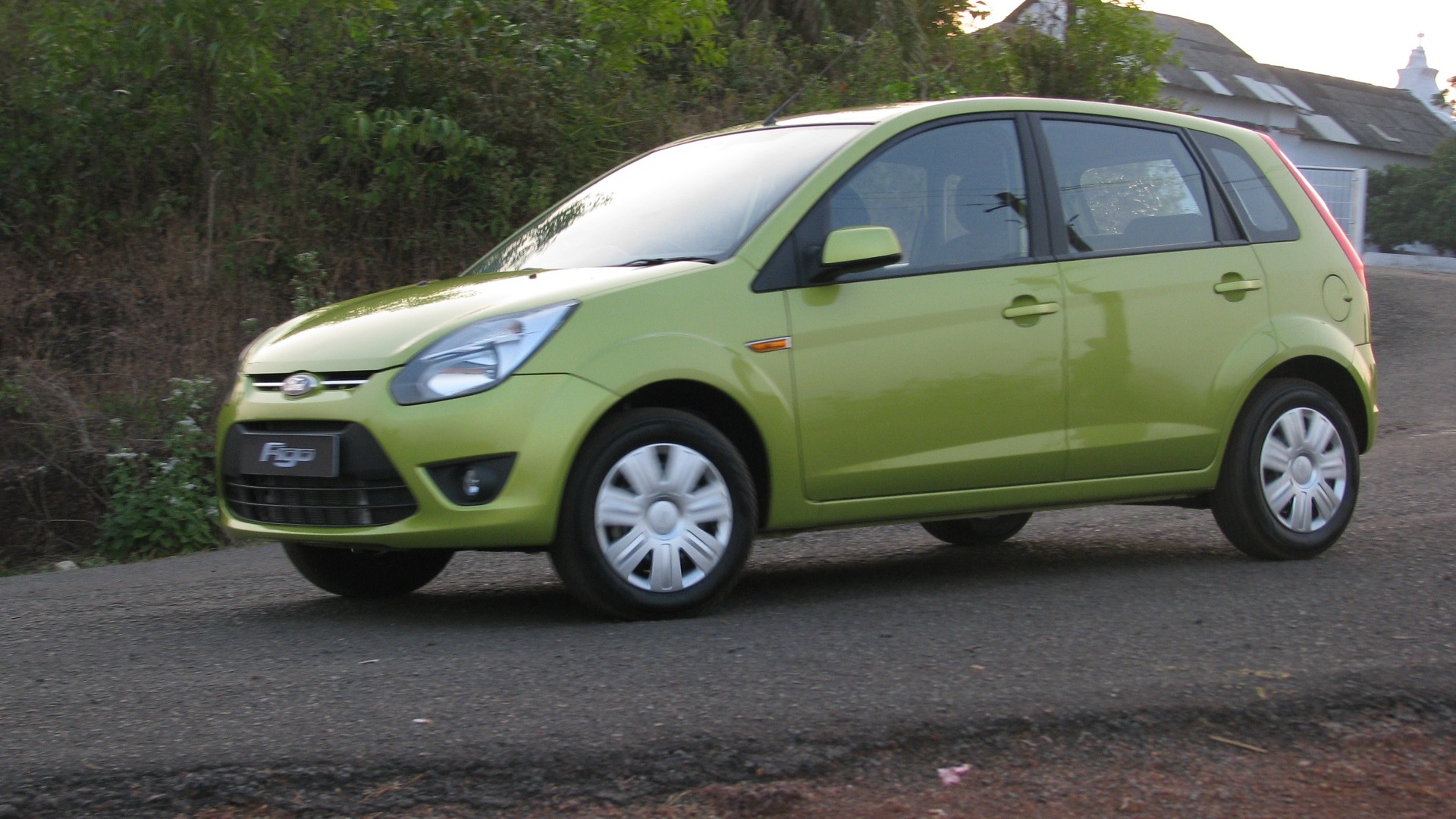 Ford-Figo-2013-1-2-Duratec-LXI-Exterior