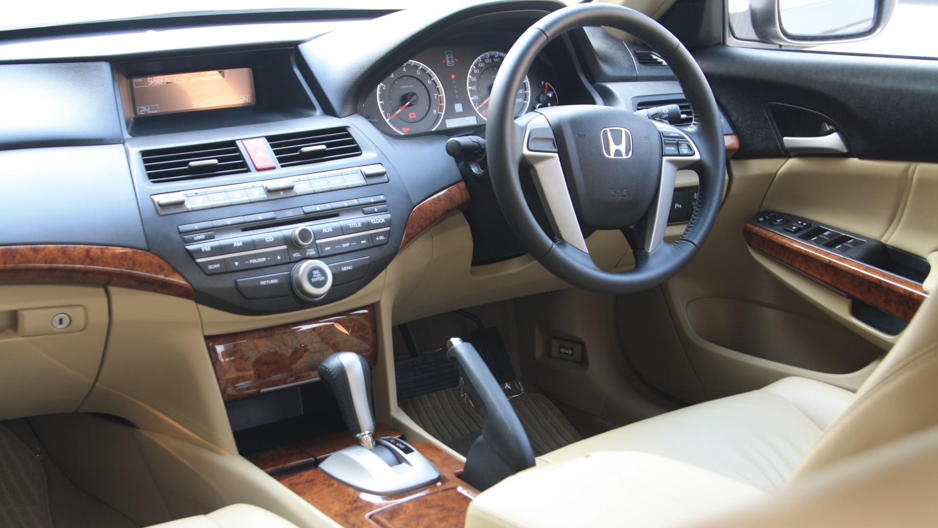 Honda Accord 2013 2 4 At Interior Car Photos Overdrive