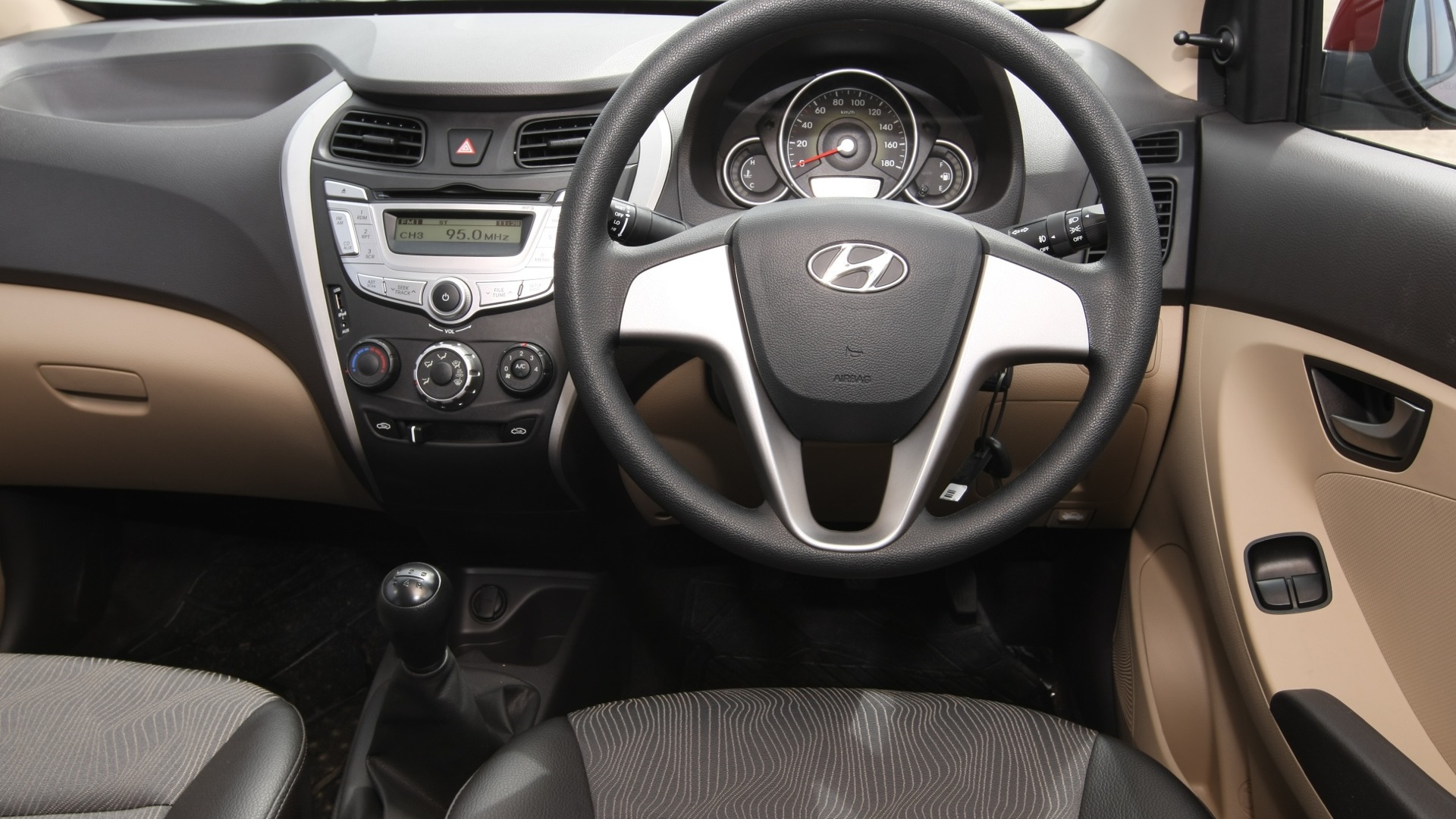 Hyundai Eon 2013 Sportz Interior Car Photos Overdrive