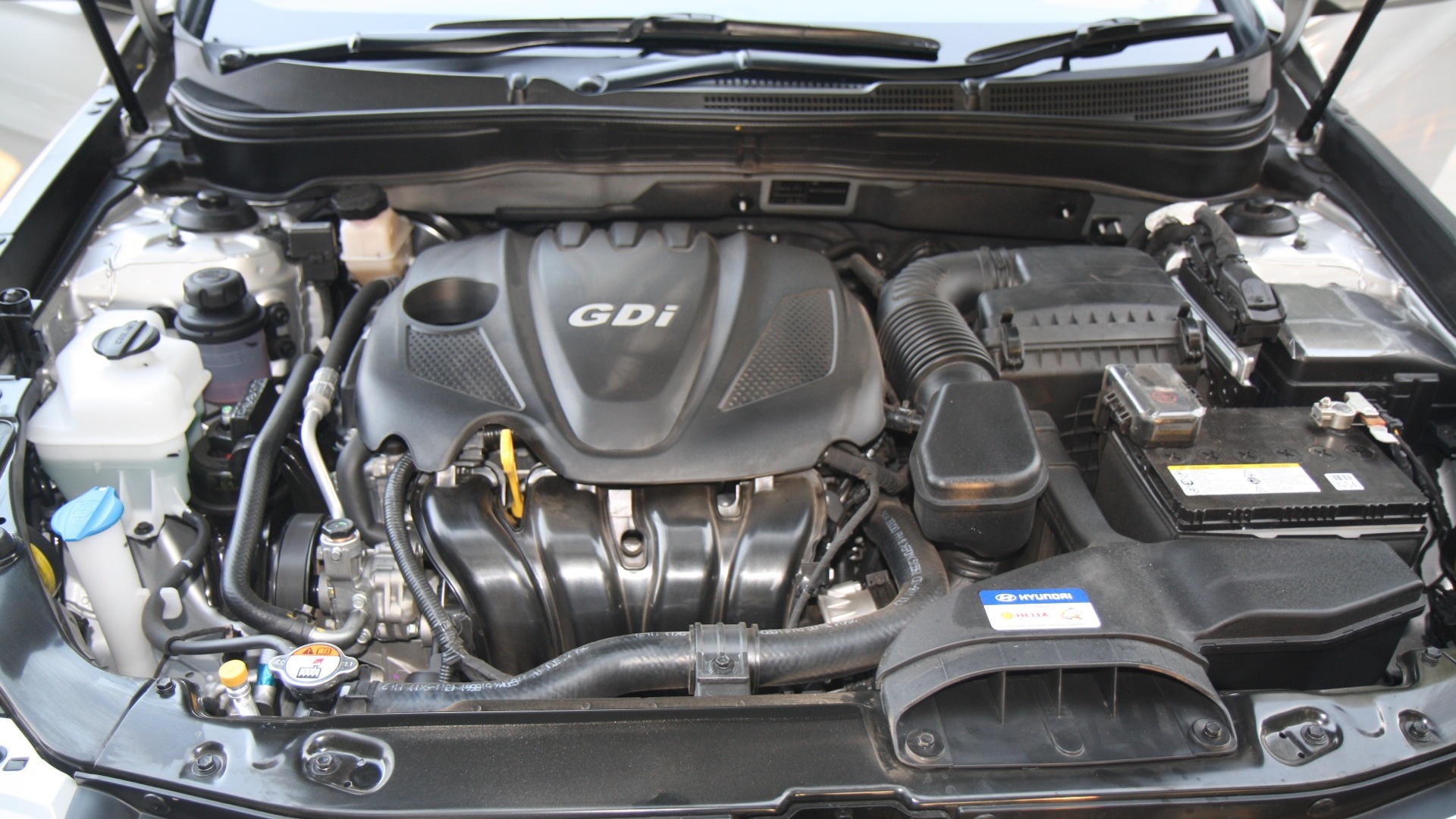 Hyundai-Sonata-2013-2-4-GDI-MT-Interior