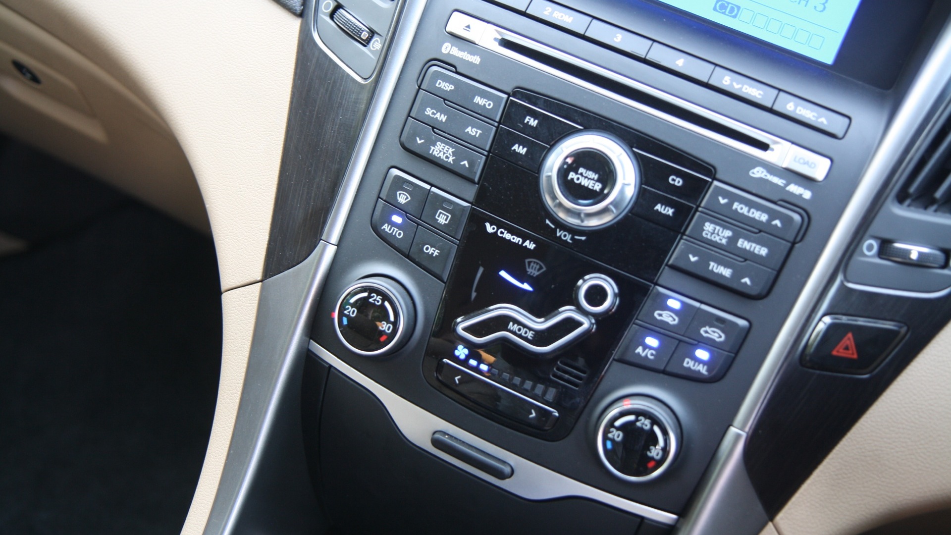 Hyundai-Sonata-2013-2-4-GDI-MT-Interior