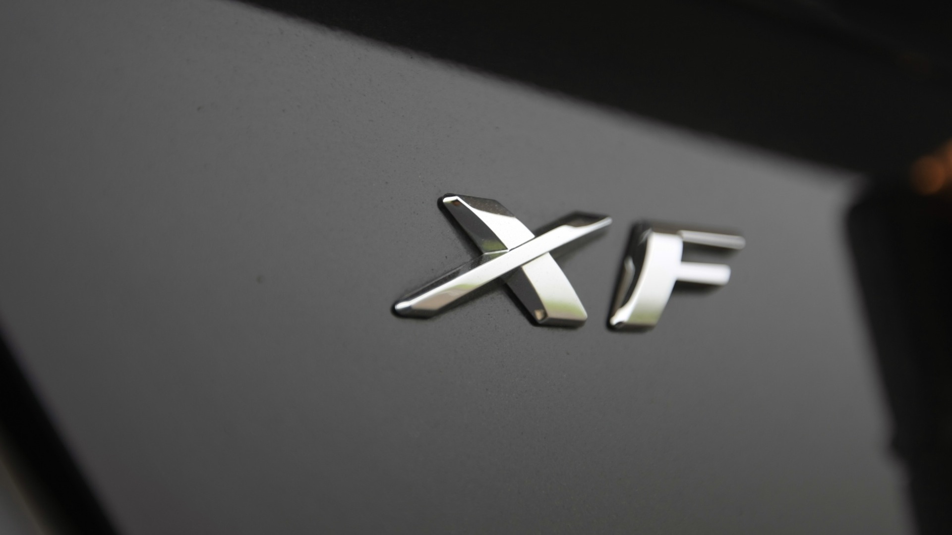 Jaguar-XF-2013-2-2-Diesel-Exterior