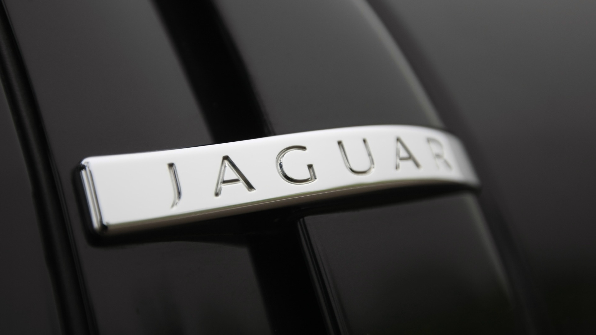 Jaguar-XF-2013-2-2-Diesel-Exterior