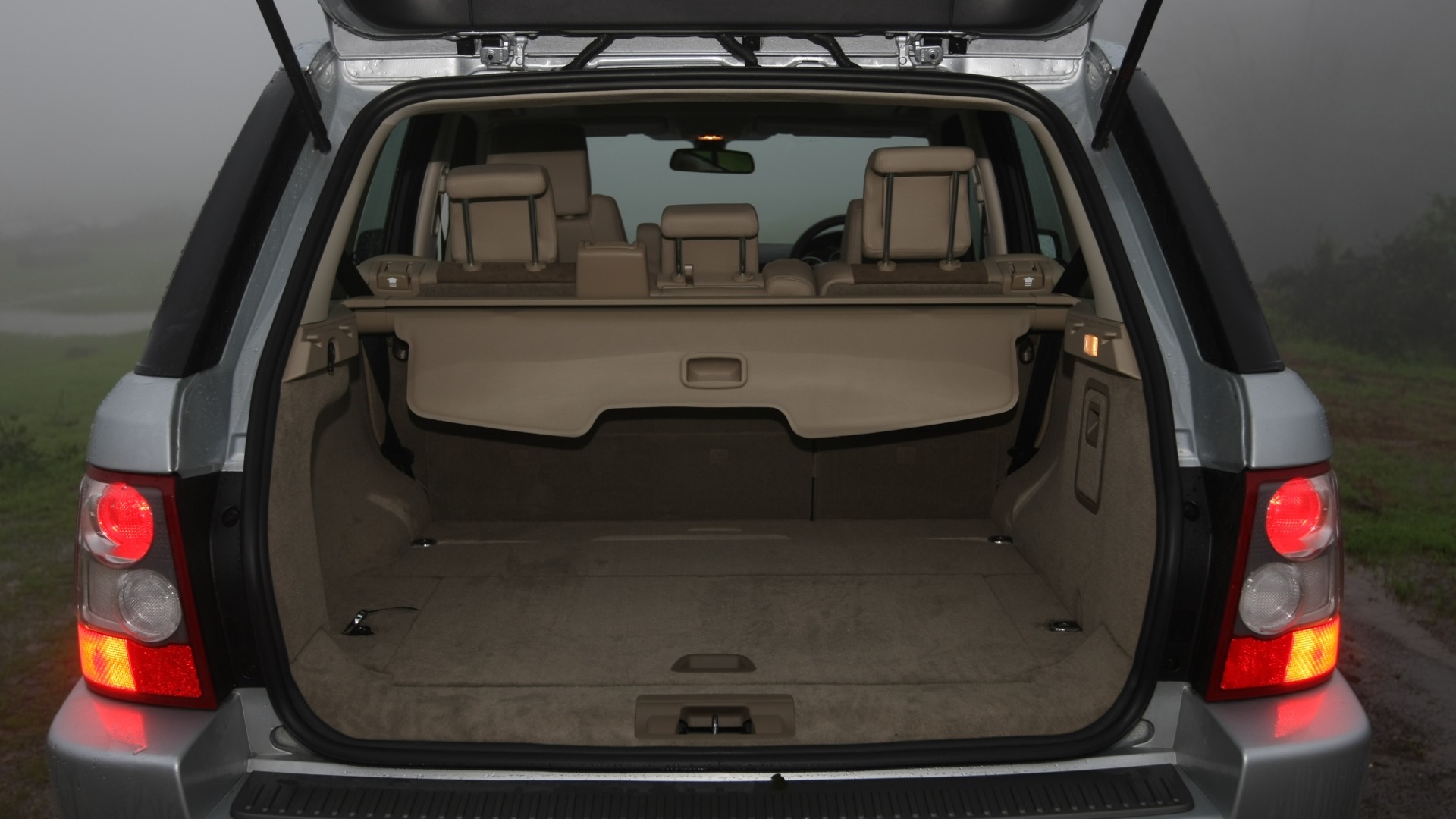 Land-Rover-Range-Rover-2013-4-4-TDV8-Interior
