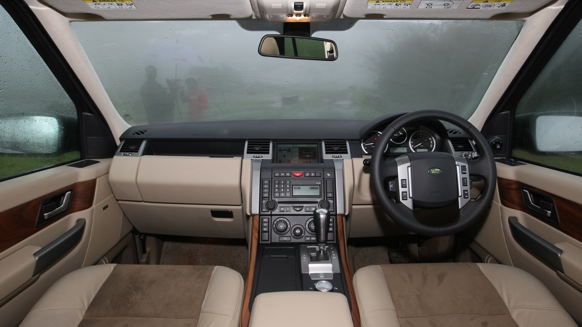 Land-Rover-Range-Rover-2013-4-4-TDV8-Interior