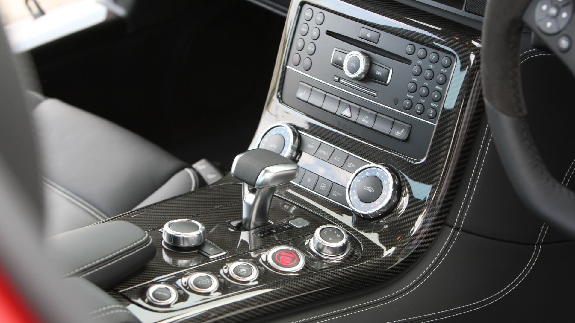MercedesBenz-SLS-2013-AMG-Interior