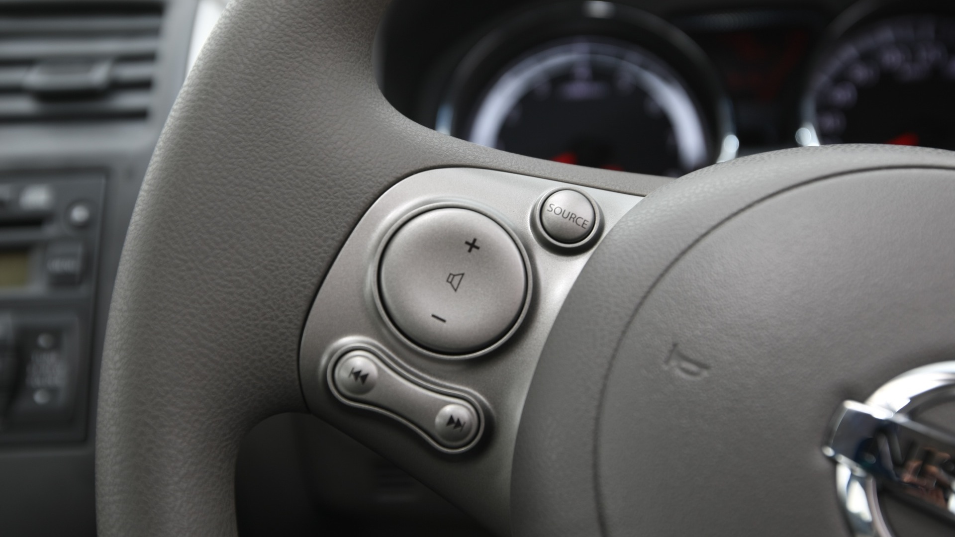 Nissan Sunny 2013 Xv Interior Car Photos Overdrive