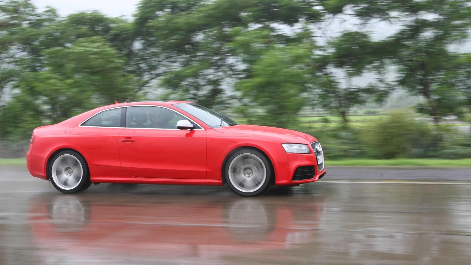 Audi-RS5-2012-STD-Exterior