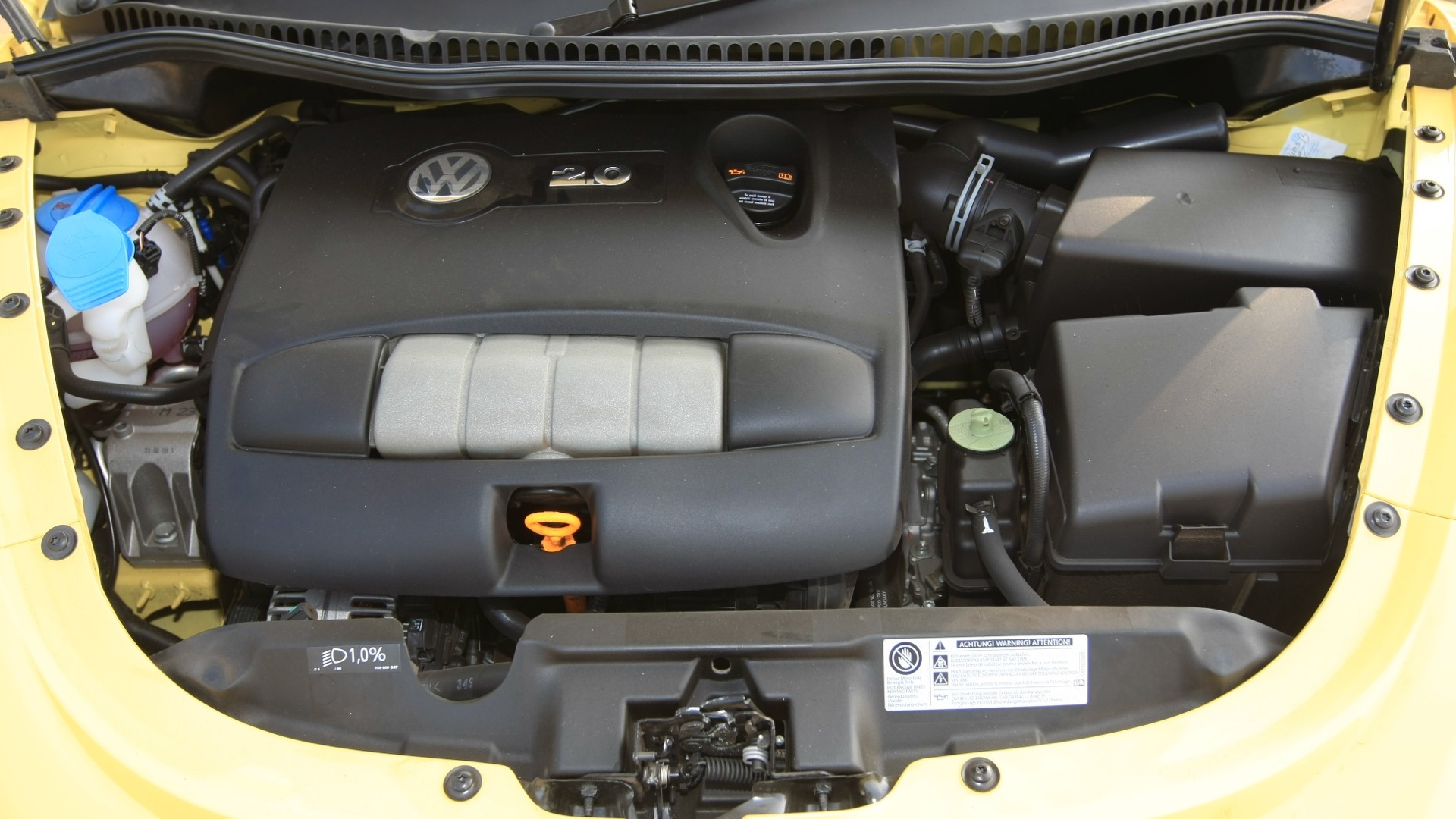Volkswagen-Beetle-2013-STD-Interior