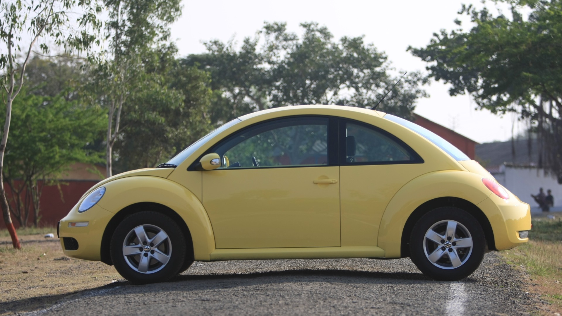 Volkswagen-Beetle-2013-STD-Exterior