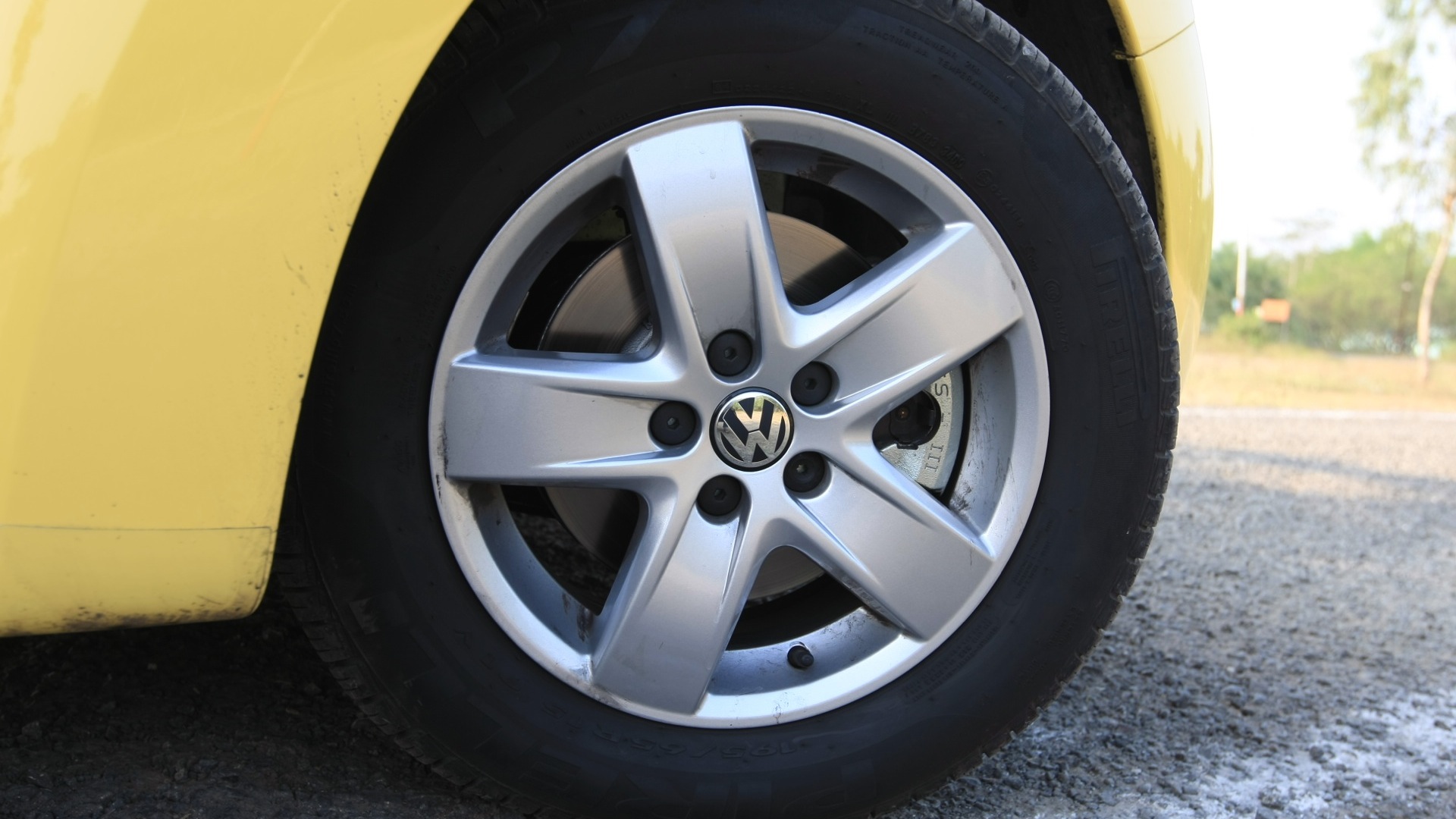 Volkswagen-Beetle-2013-STD-Exterior