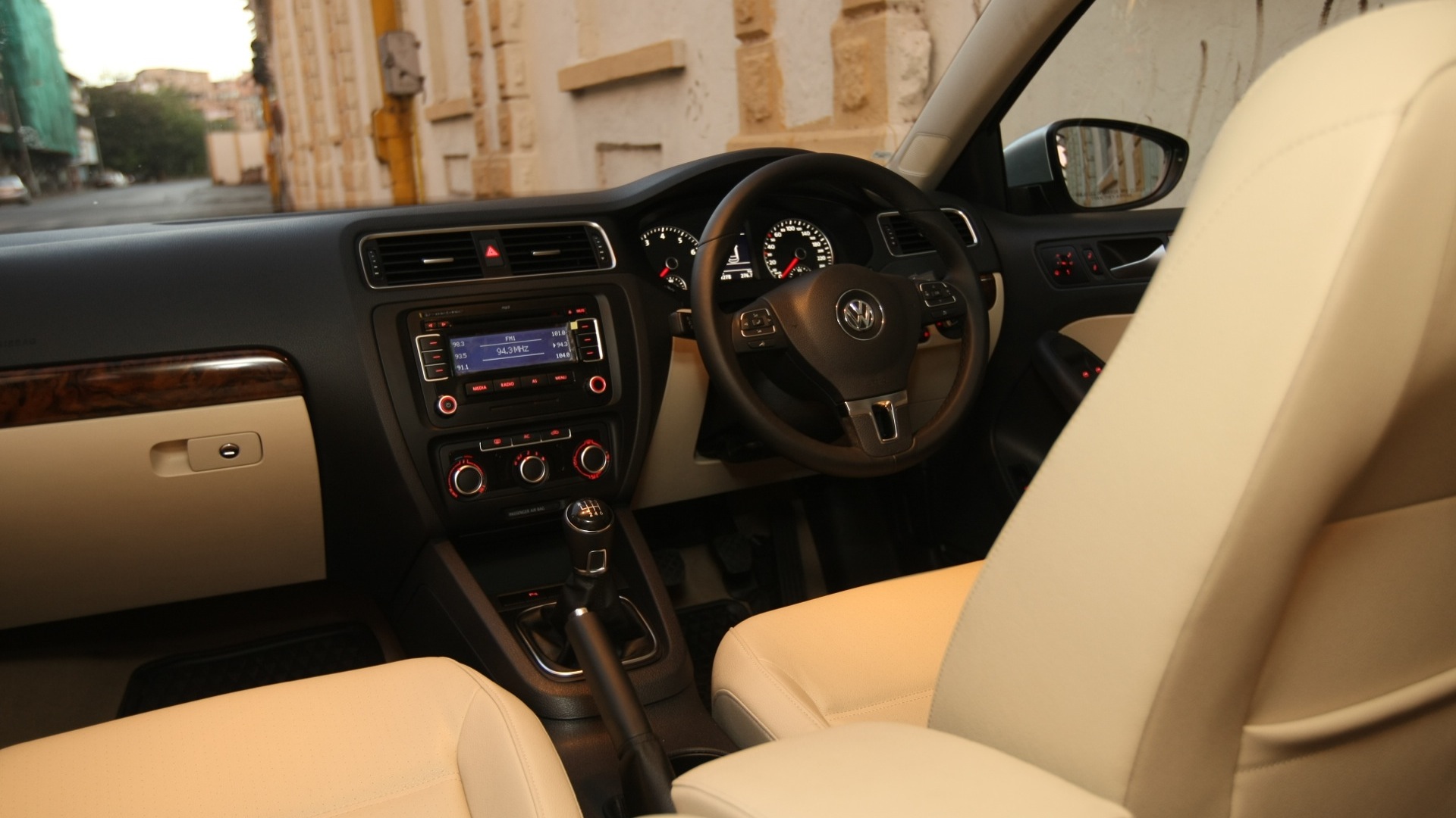 Volkswagen-Jetta-2011-1-6-Trendline-Interior