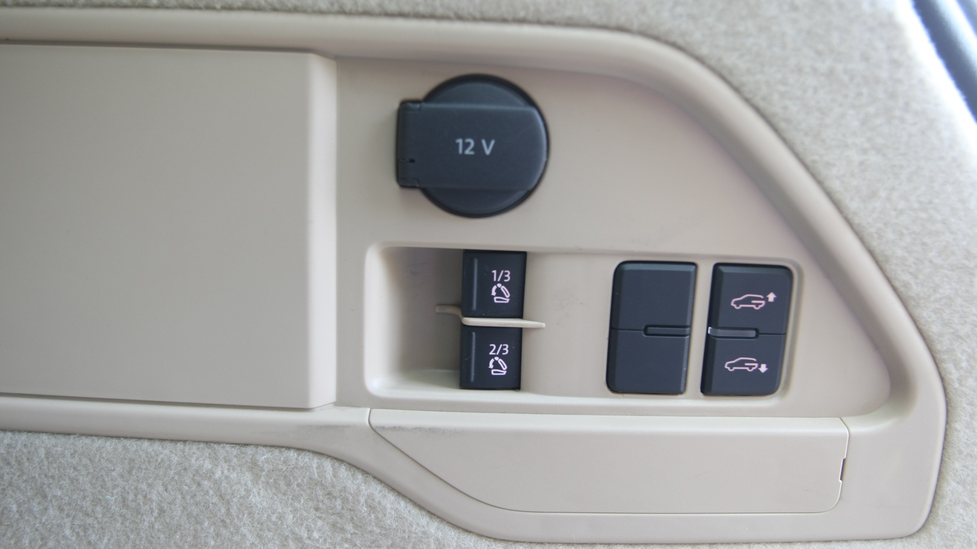 Volkswagen-Touareg-2012-V6-TDi-Interior