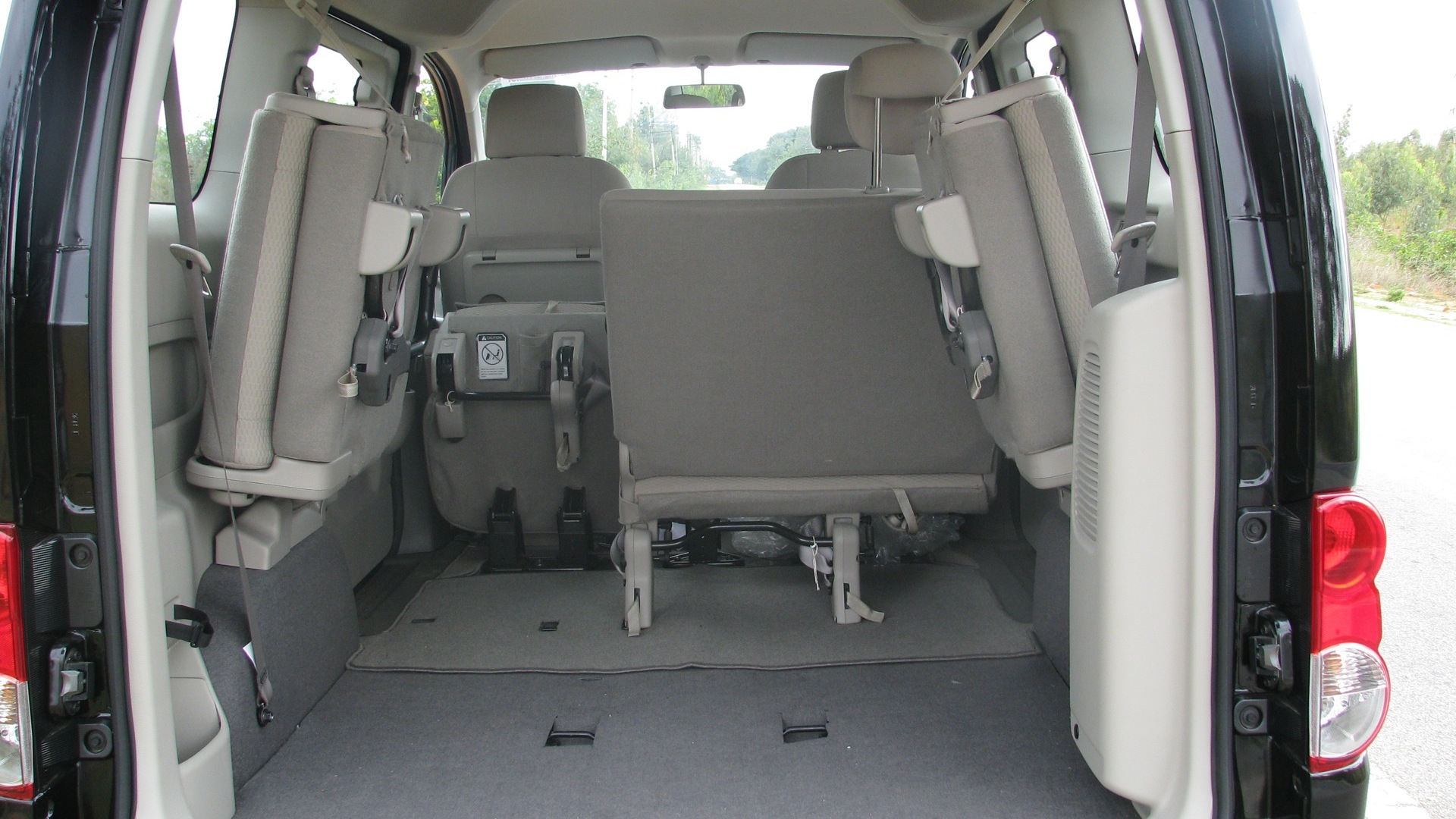Nissan-Evalia-2014 Interior