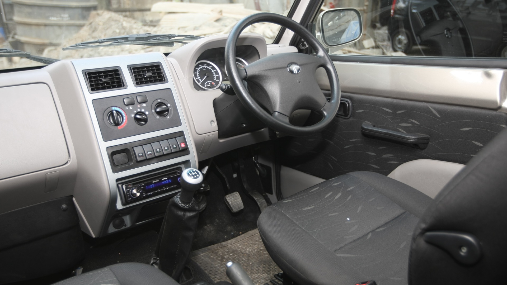 Tata Sumo Gold 2012 Gx Interior Car Photos Overdrive