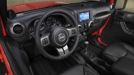 Jeep-Wrangler-2013-STD-Interior