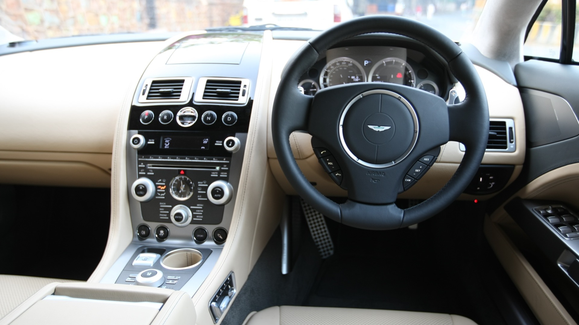 Aston-Martin-Rapide-2013-STD-Interior