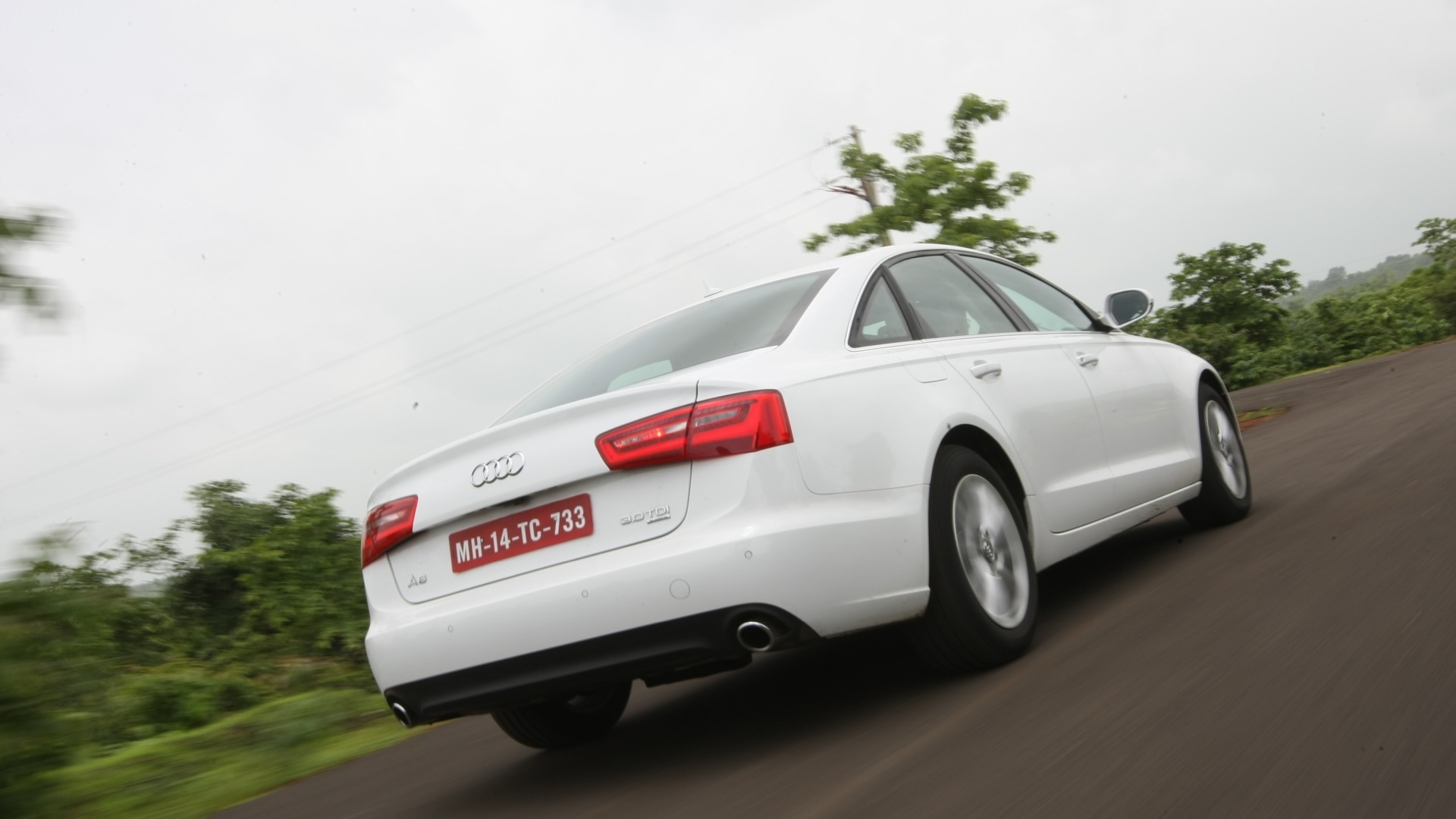 Audi-A6-2013-3-0-TDI-Quattro-Compare