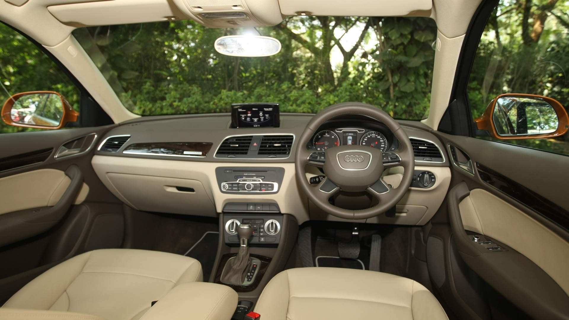 Audi-Q3-2012-2-0-TFSI-Quattro-Interior