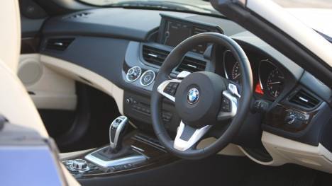 BMW-Z4-2013-sDrive-3-5i-Interior