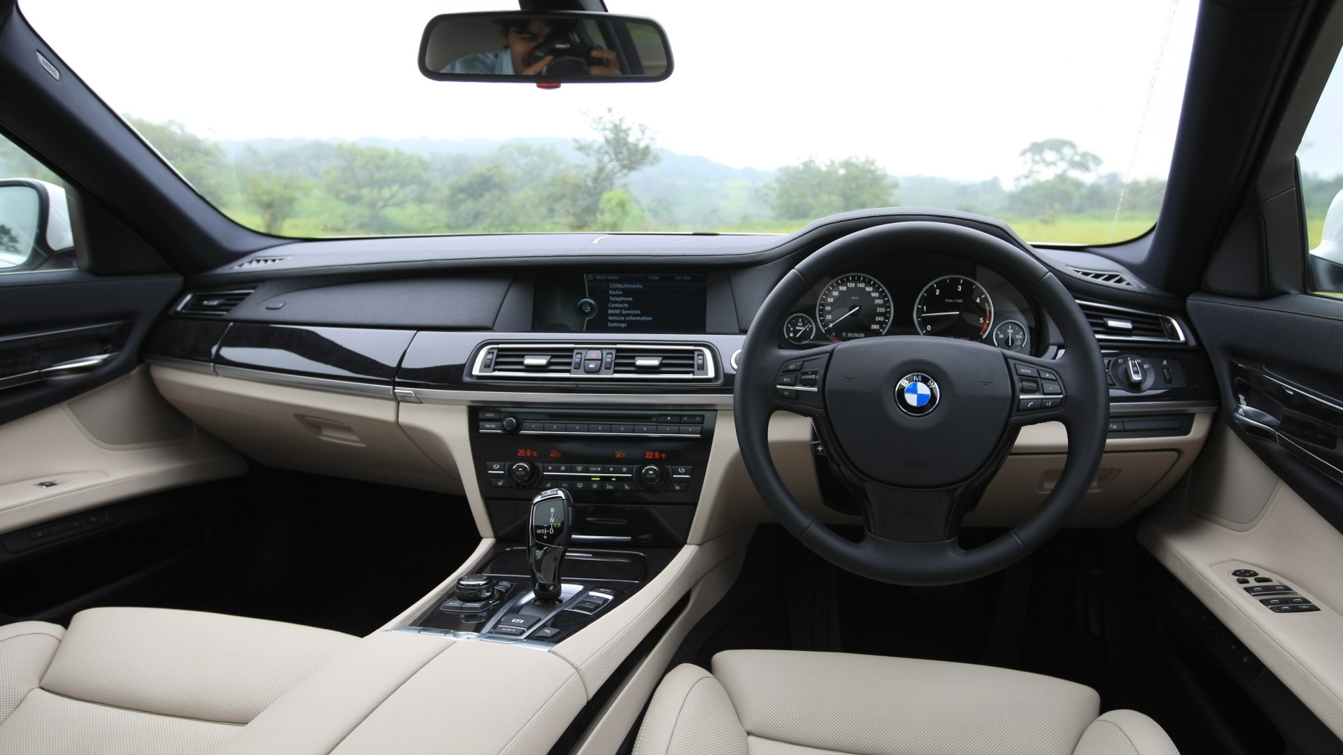 BMW-7-Series-2013-730-LD-Interior