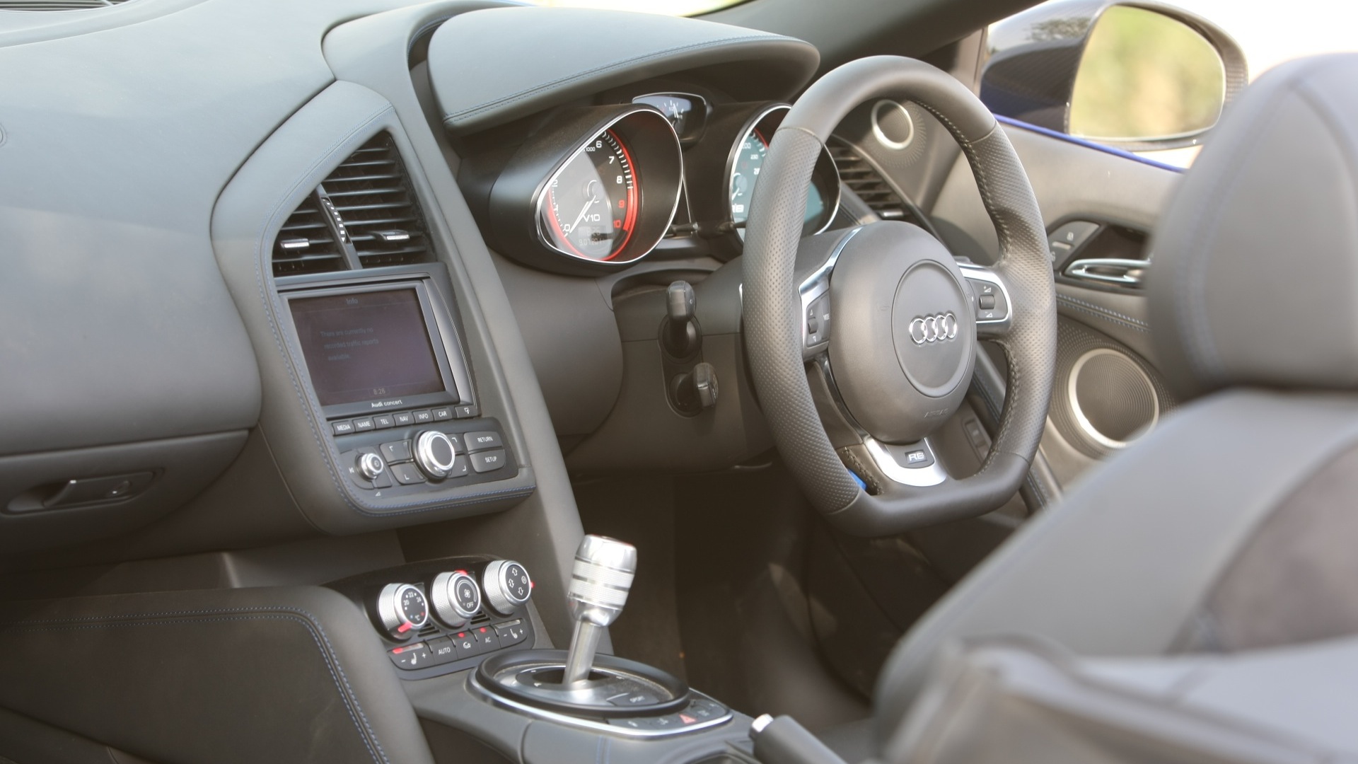 Audi-R8-2012-4-2-FSI-Quattro-Compare