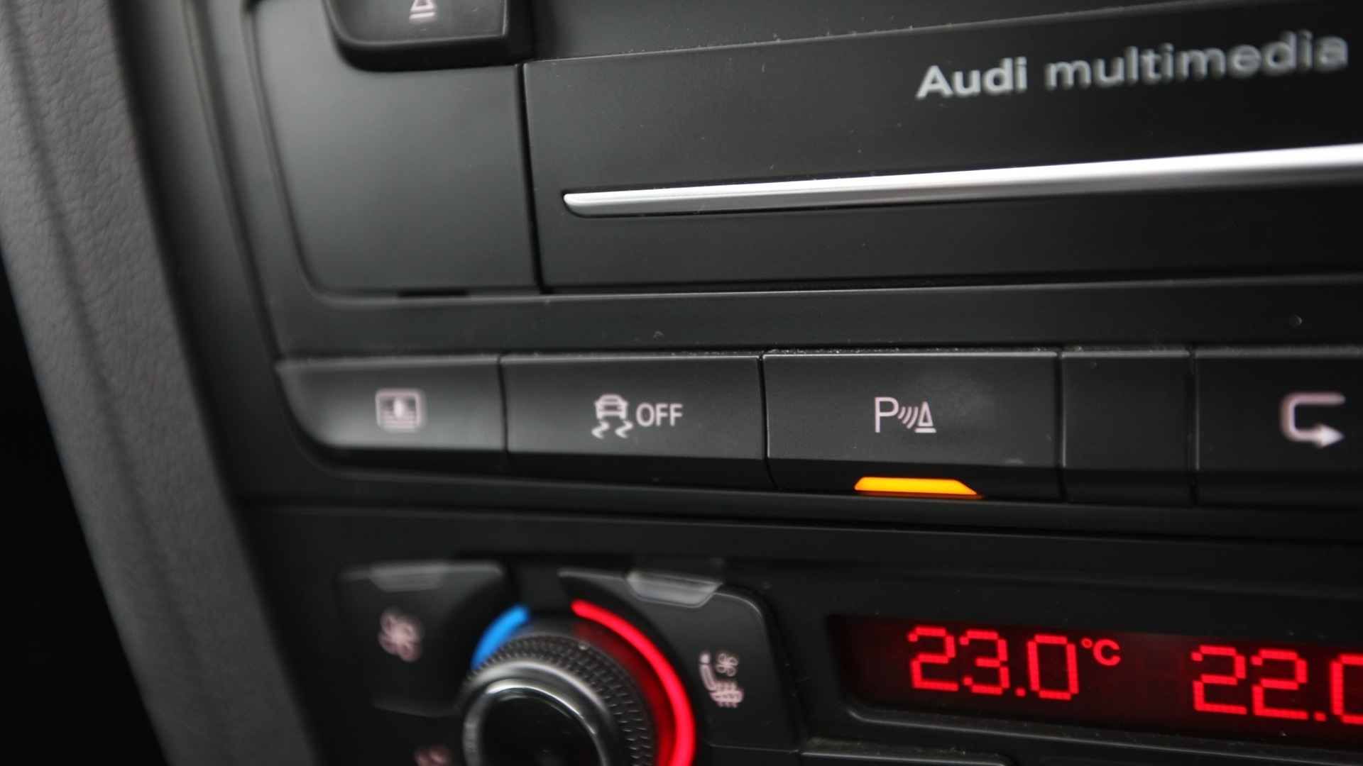 Audi-RS5-2012-STD-Interior