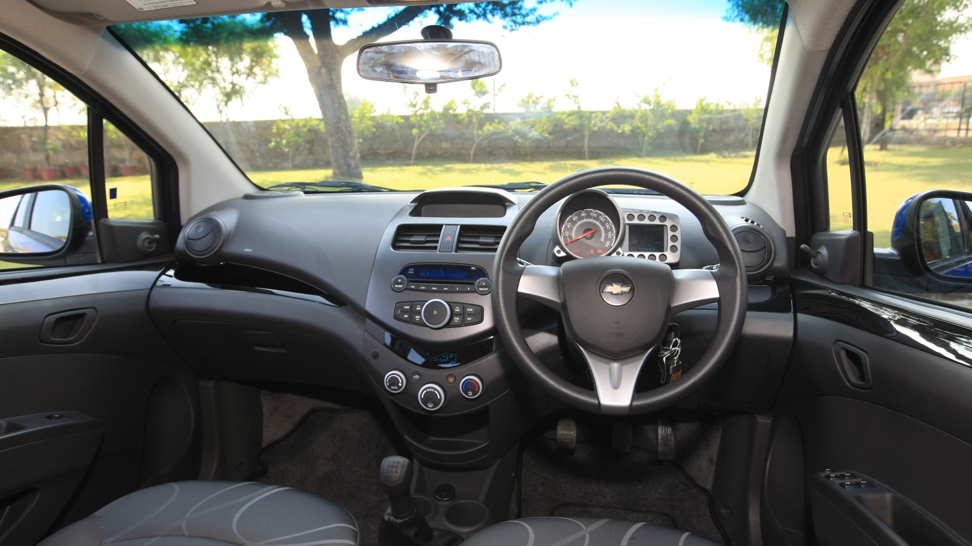 Chevrolet-Beat-2012-1-2-PS-Interior