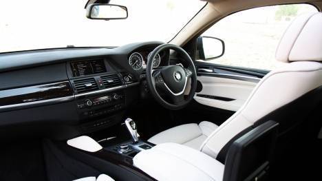 BMW-x6m-2012-STD-Interior