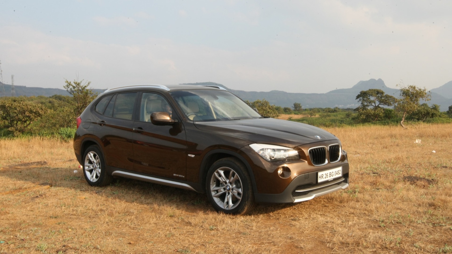 BMW-X1-2013-sDrive-1-8i-Exterior