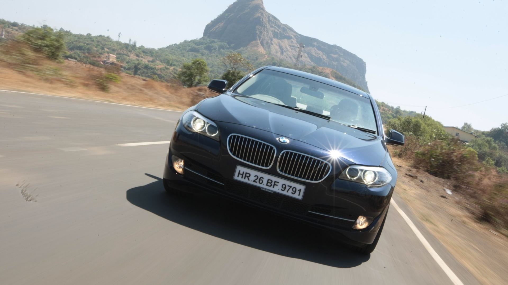 BMW-5-Series-2012-520d-Compare