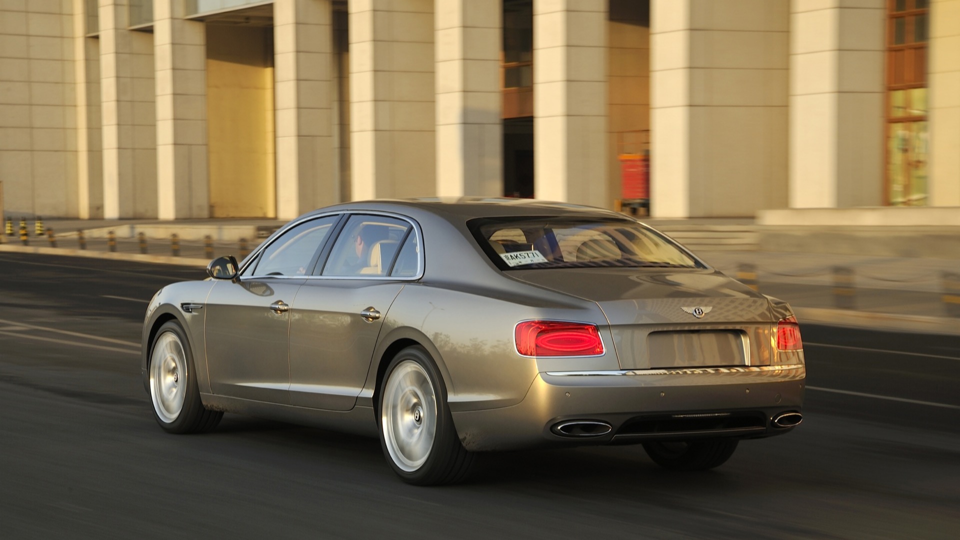 2014-Bentley-Flying-Spur Exterior