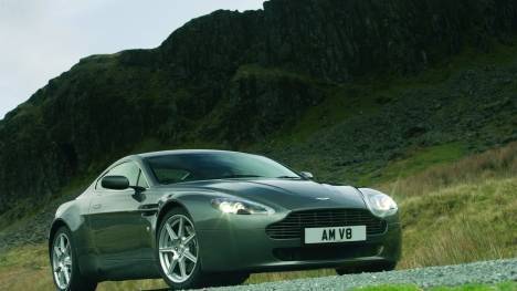 Aston Martin Vantage V8 2013 STD