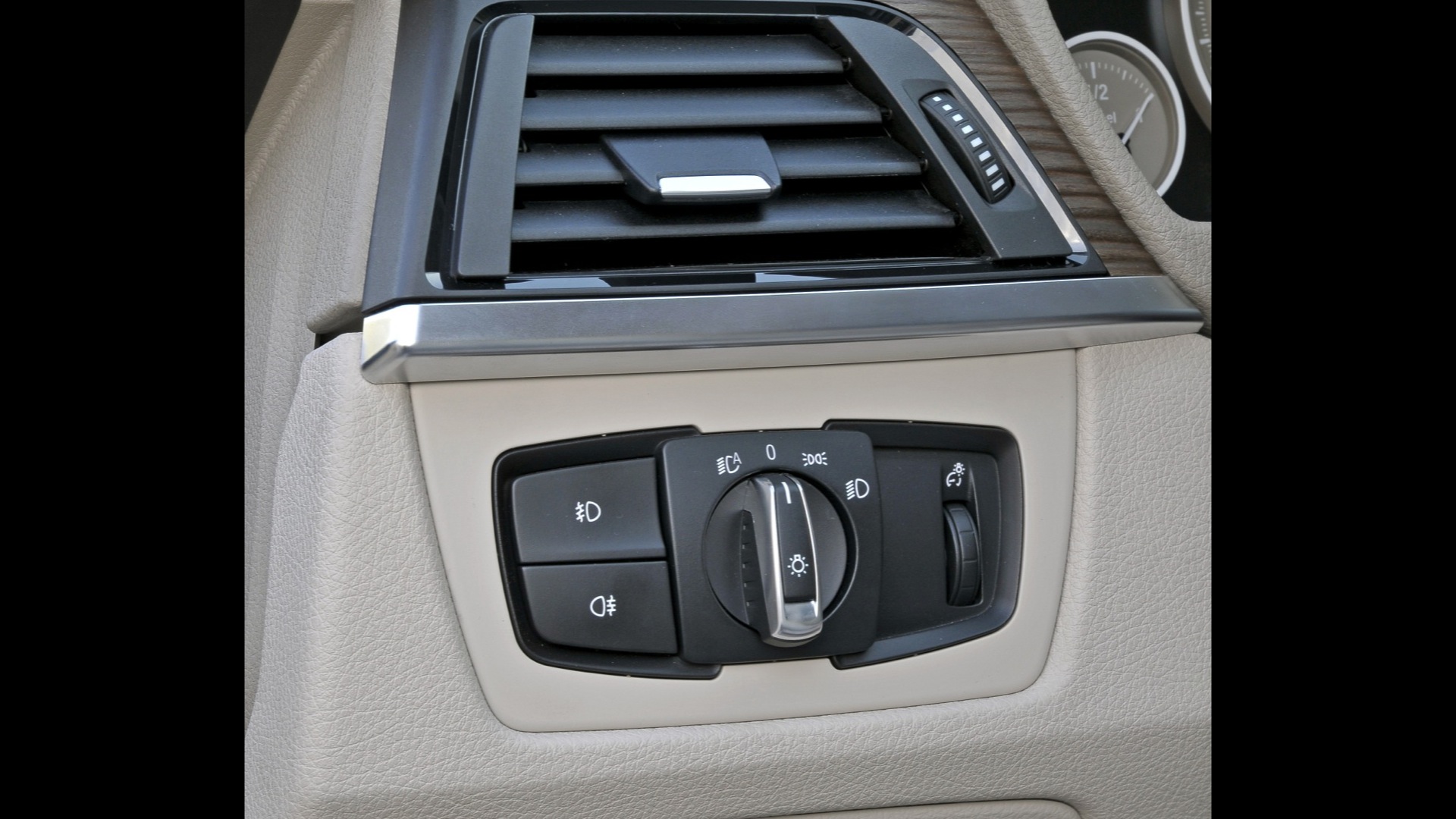 BMW  3 Series 320d Interior