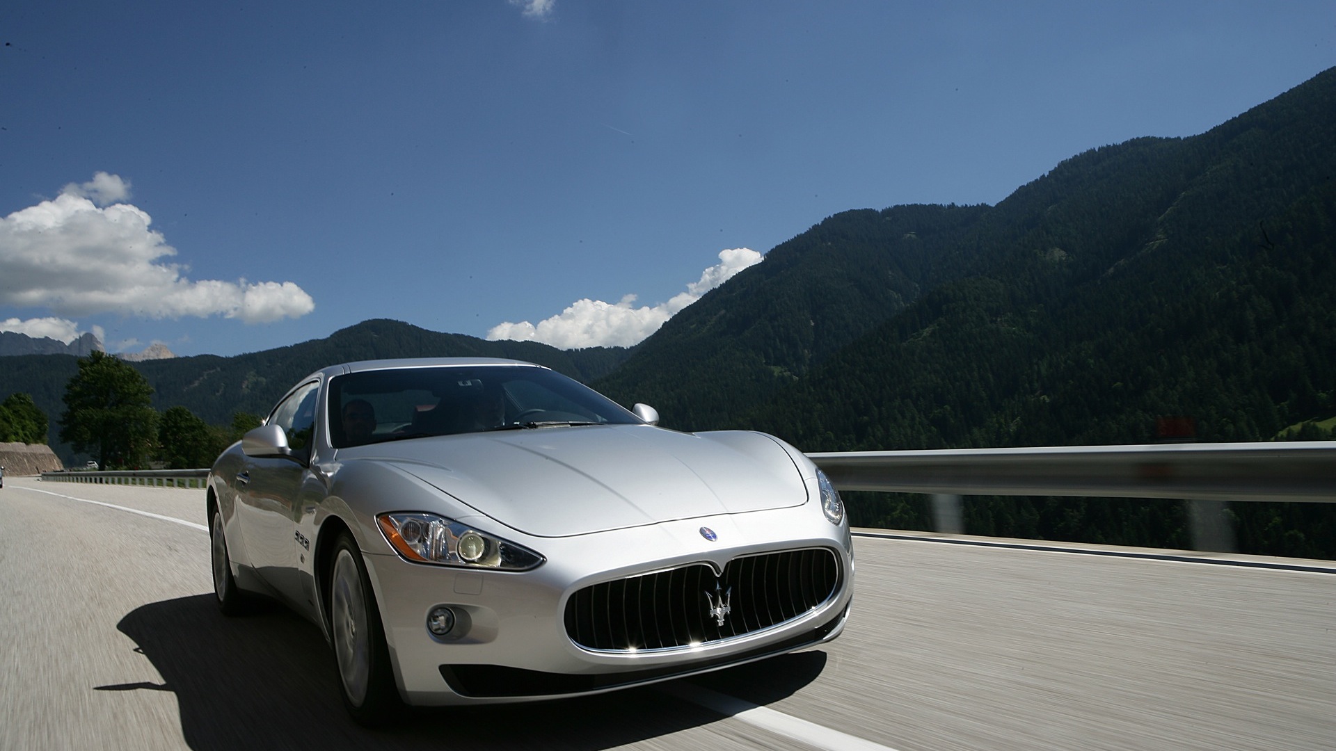 Maserati-granturismo-2013-STD Exterior