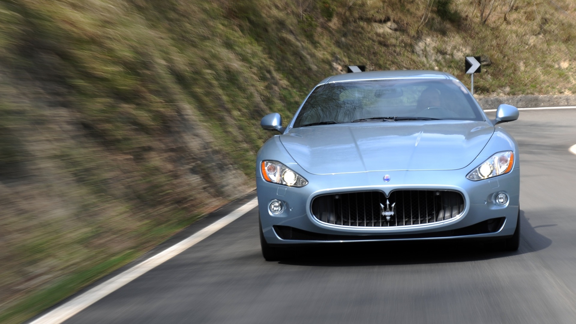 Maserati-granturismo-2013-S-Automatic Exterior