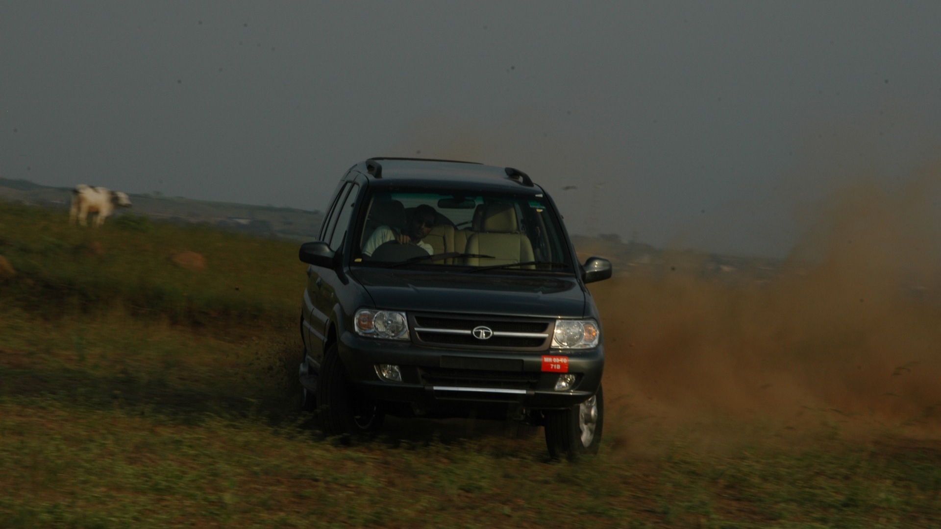 Tata-Safari-2013-2-2-Dicor-LX-2WD-Exterior