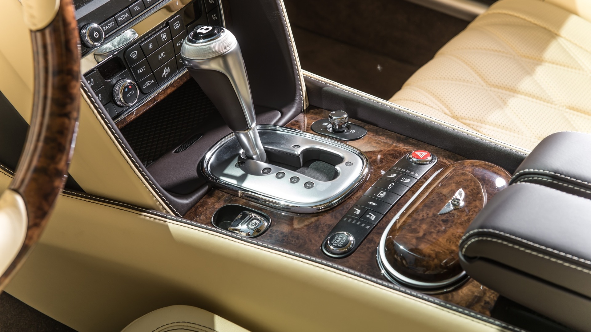 Bentley-Flying-Spur-2014-STD Interior