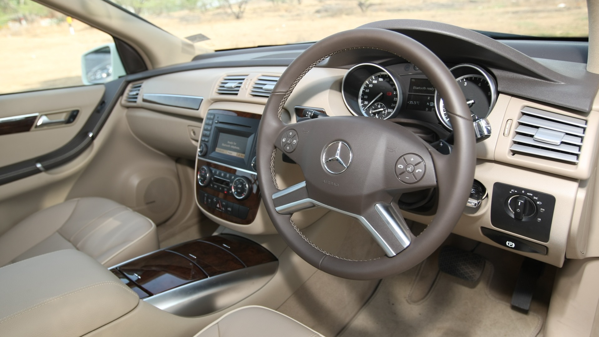 Mercedes-Benz-R class-2012-R-350-CDI-4MATIC-Interior
