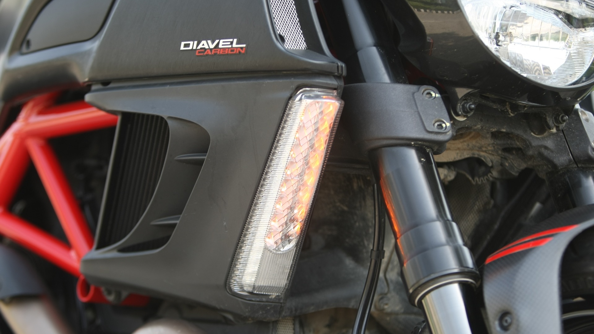 Ducati Diavel 2013 Carbon Exterior