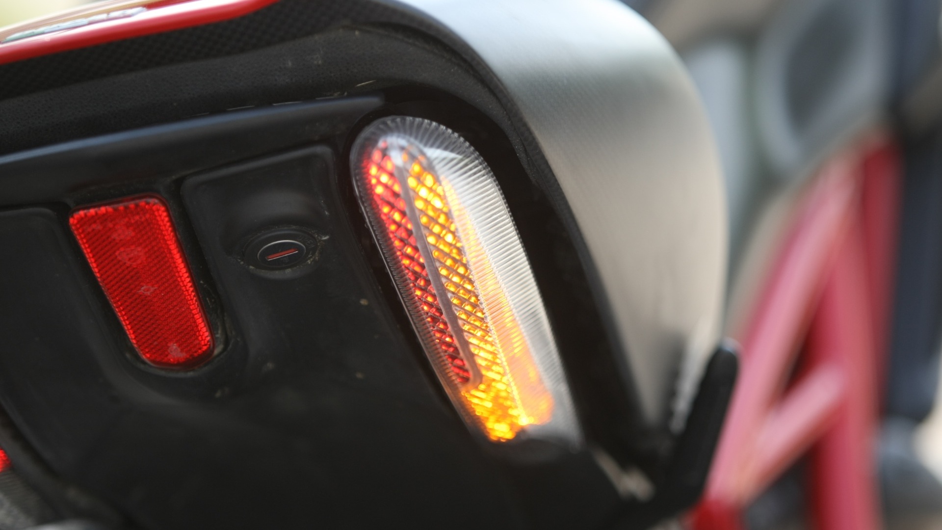 Ducati Diavel 2013 Carbon Exterior