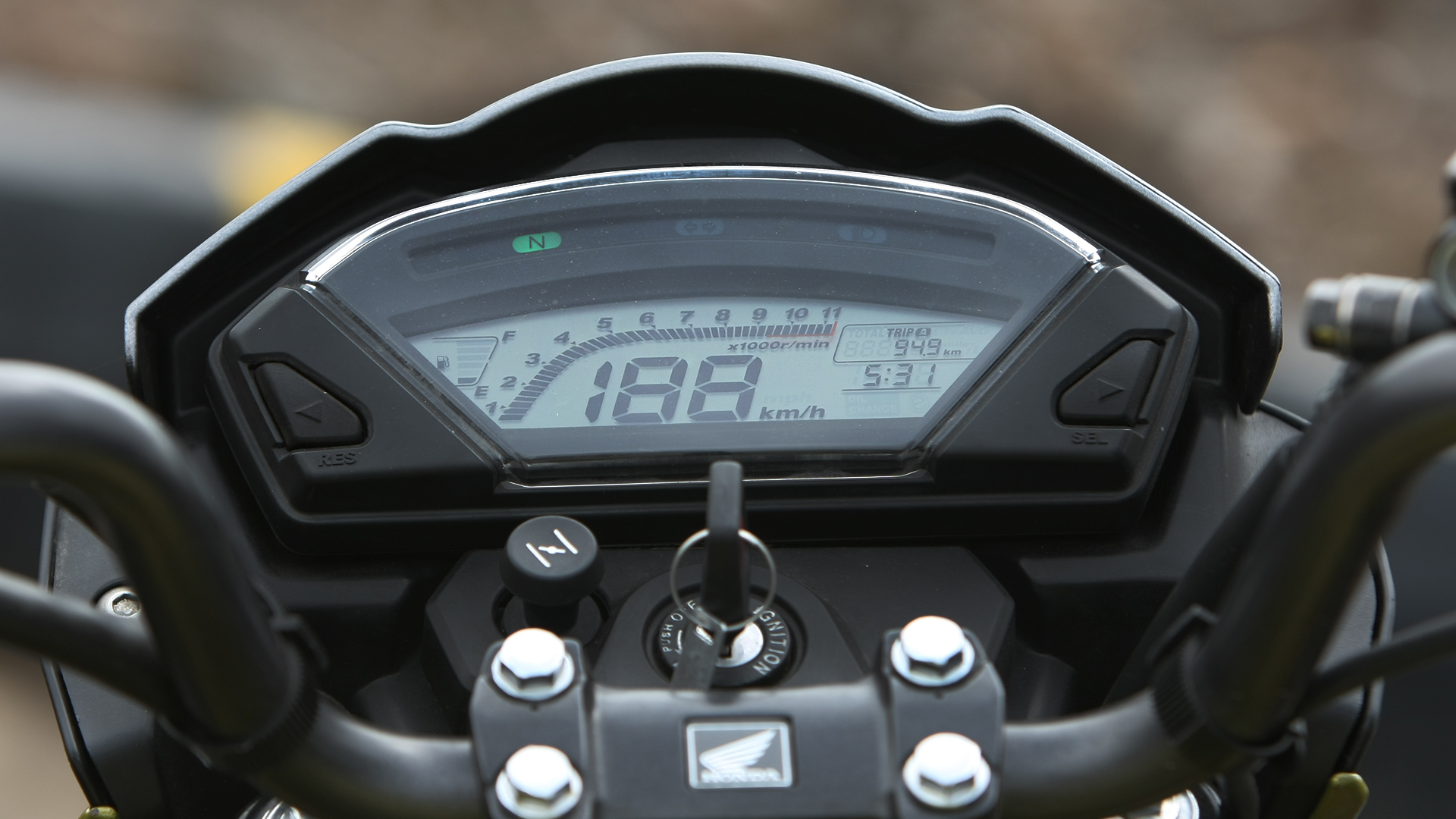 Honda CB Trigger 2013 Compare