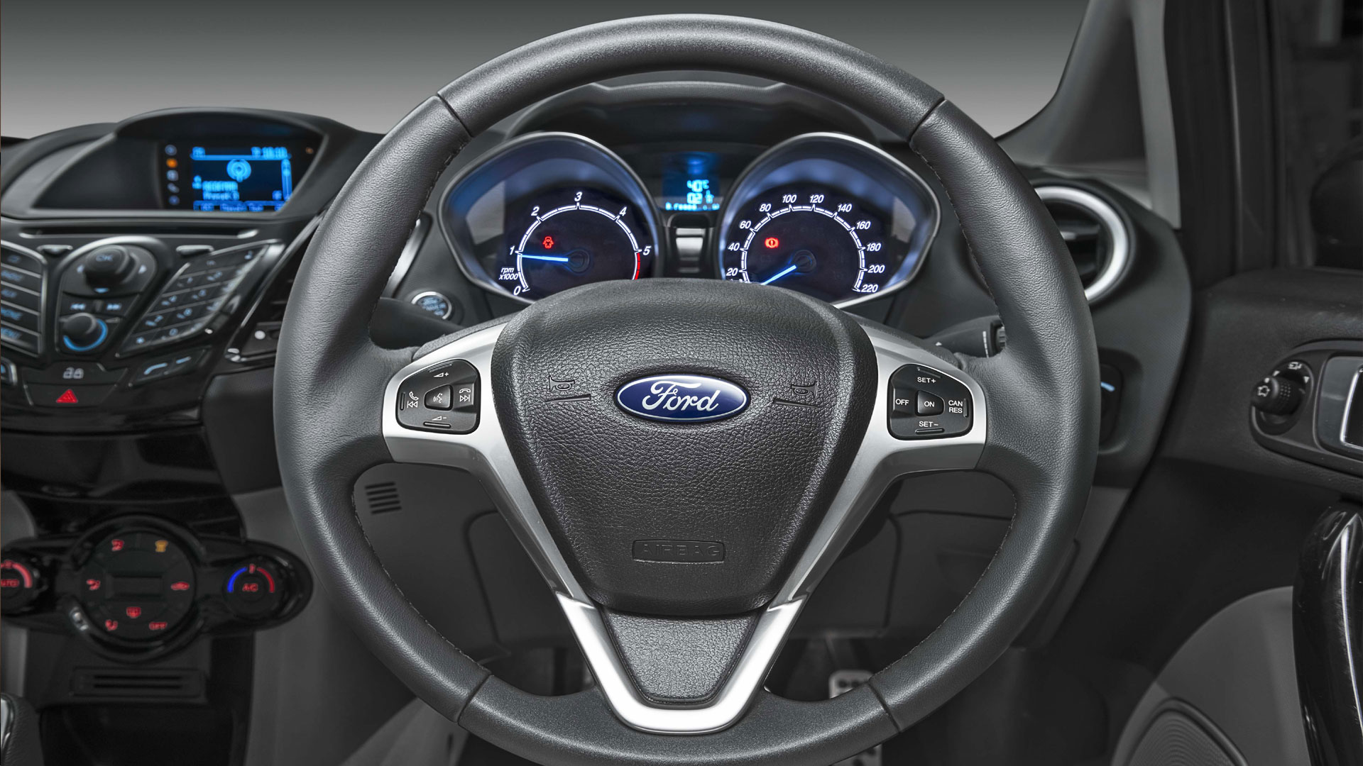 Ford-Fiesta-2014-Ambiente  Compare