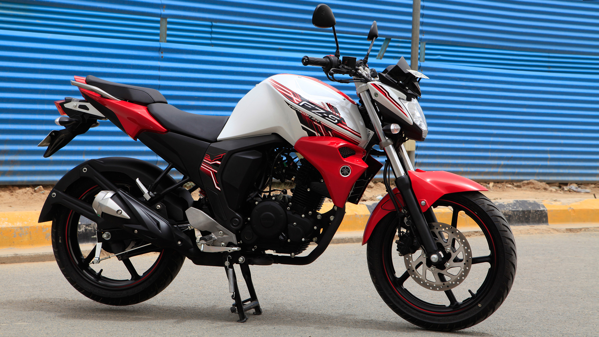 Yamaha FZ 2014 S Version 2.0 Exterior Bike Photos - Overdrive