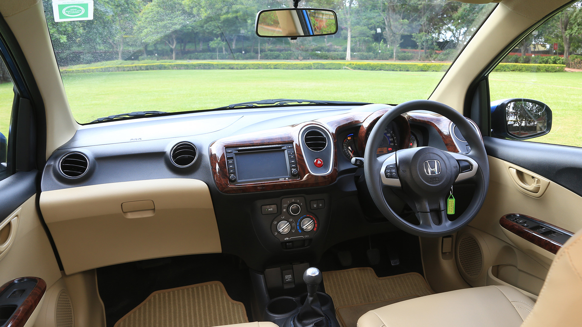 Honda-Mobilio-2014 Exterior
