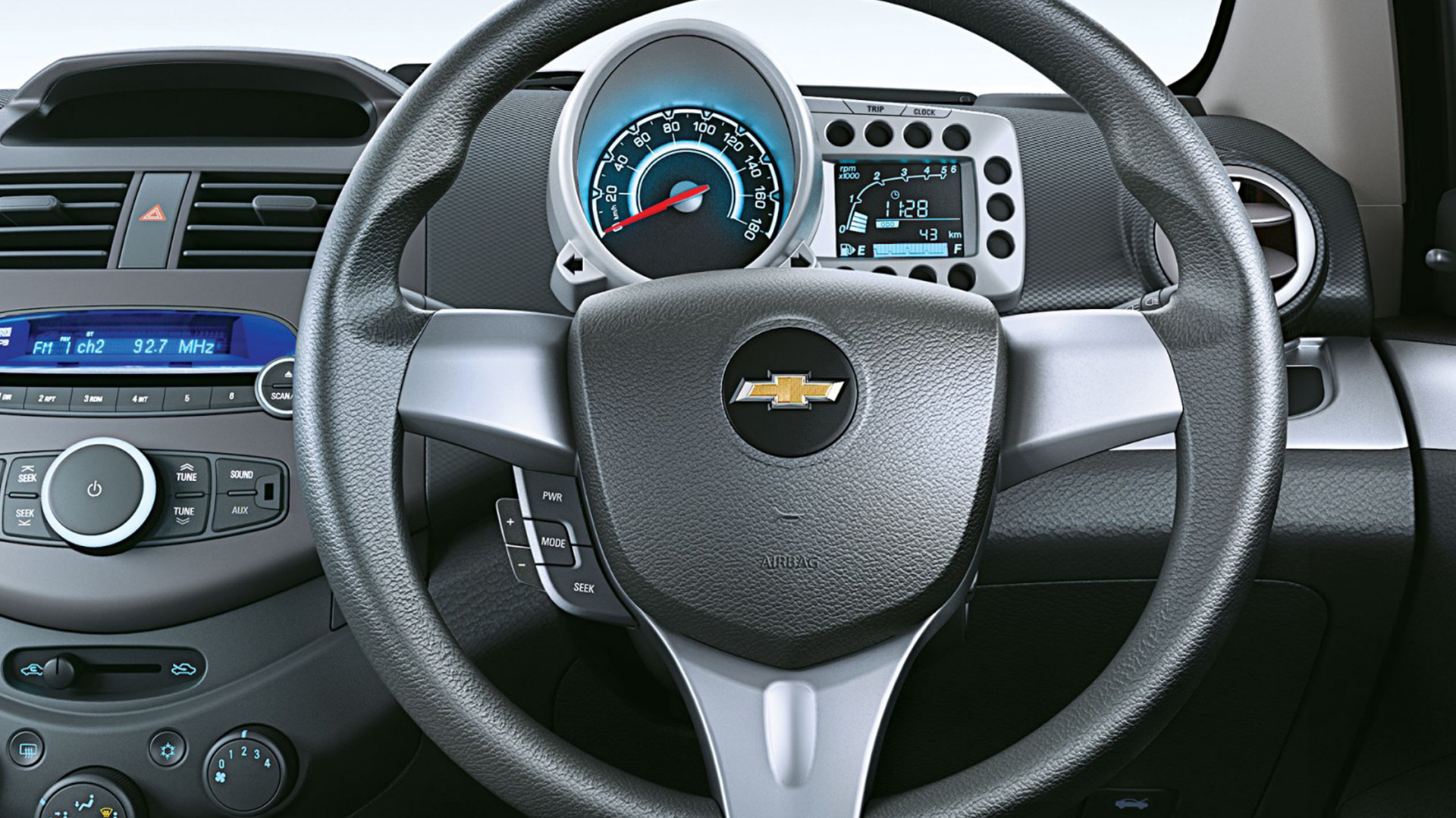 Chevrolet-Beat-2012-1-2-PS-Compare