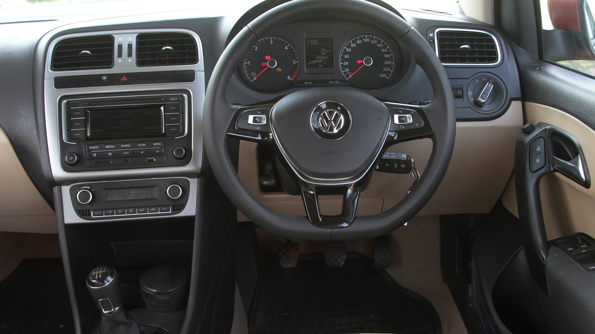 Volkswagen-Polo-2014 Exterior